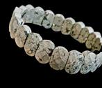 Pyrietarmband met magnetische insluitsels. Onbehandelde