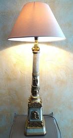 Tafellamp met beeldje - Bois. Plâtre. Bakelite. - Lamp in