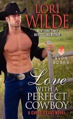 Love With A Perfect Cowboy 9780062219008 Lori Wilde, Boeken, Verzenden, Gelezen, Lori Wilde