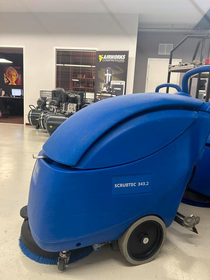 Nilfisk Scrubtec  343.2 second life, Doe-het-zelf en Verbouw, Reinigingsmachines, Schrobmachine, Zo goed als nieuw, Ophalen of Verzenden