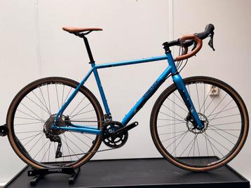 Bombtrack Hook maat L Metallic Blauw beschikbaar voor biedingen