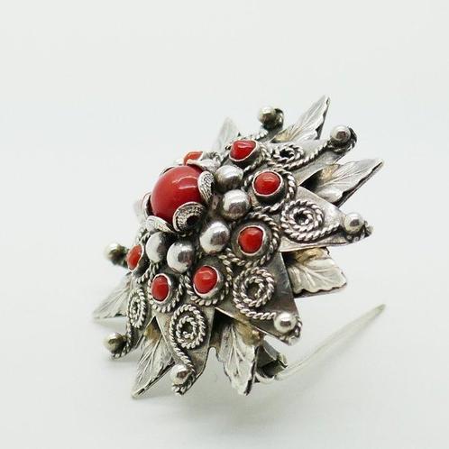 Zonder Minimumprijs - Broche Zilver - Italië - bloedkoraal, Sieraden, Tassen en Uiterlijk, Antieke sieraden