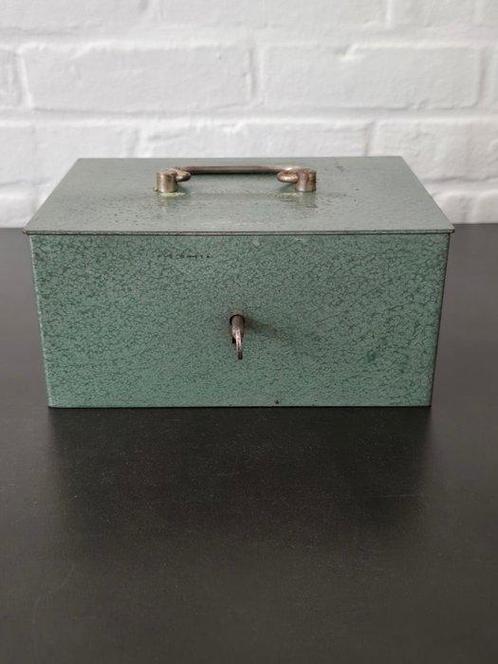 Beaumont - Brandkast (3) - Staal, Antiek en Kunst, Curiosa en Brocante