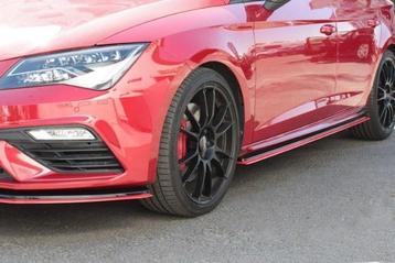 Zijskirts Seat Leon FR 5F Maxton Design glans zwart - rood beschikbaar voor biedingen