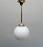 Plafondlamp - Opaline glas - Hanglamp van messing met een