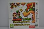 Mario & Luigi Bowsers Inside Story - SEALED (3DS UKV), Spelcomputers en Games, Games | Nintendo 2DS en 3DS, Zo goed als nieuw