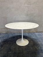 Knoll - Eero Saarinen - Eettafel - Tulpentafel -