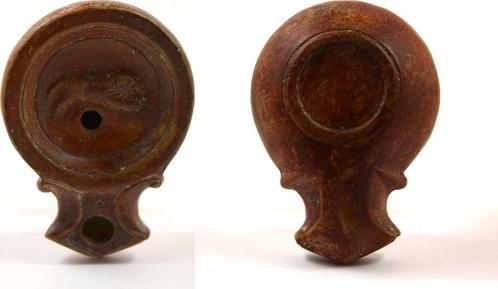 40-100ad A Roman terracotta volute oil lamp, Postzegels en Munten, Munten | Europa | Niet-Euromunten, Verzenden