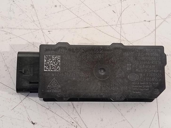 Antenne Audi A3  RS3 quattro 5WA962133B, Auto-onderdelen, Elektronica en Kabels, ARN erkend, Stiba lid, Erkend duurzaam, Gebruikt