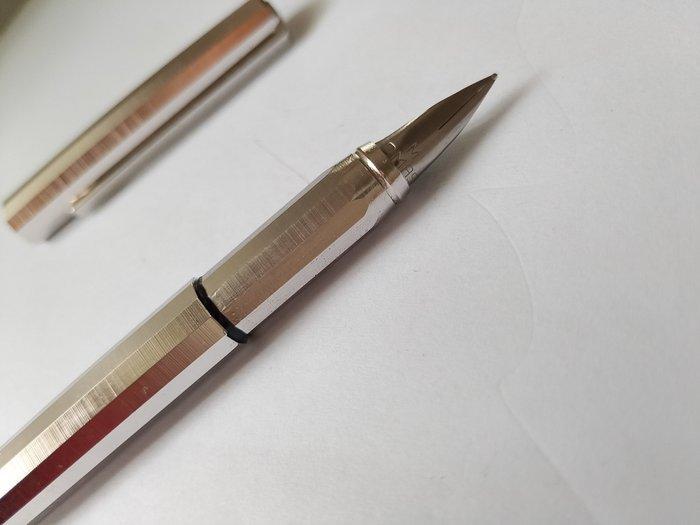 Omas - 50 - Vulpen, Verzamelen, Pennenverzamelingen