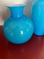 VeArt - Vaas (2) - Glas - Koppeling van opaline vazen, Antiek en Kunst