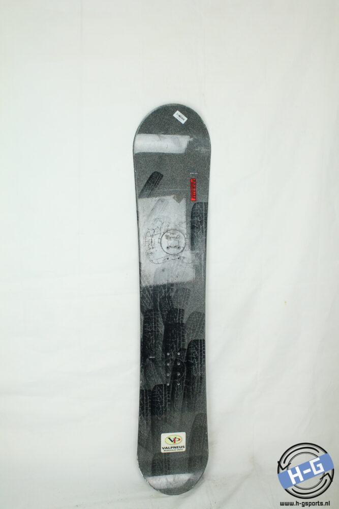Refurbished - Snowboard - Pirelli Grey - 150, Sport en Fitness, Snowboarden, Board, Gebruikt, Ophalen of Verzenden