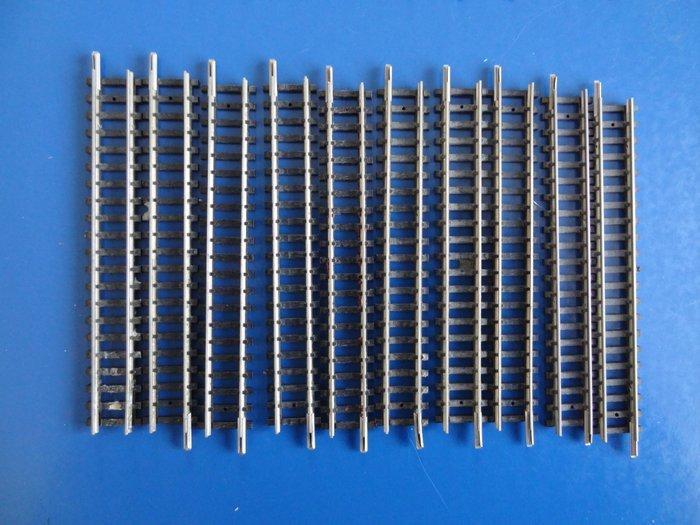 Trix N - 14504 - Modeltreinsporen (40) - rechte rails, Hobby en Vrije tijd, Modeltreinen | N-Spoor