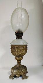 Olielamp (4) - Gegoten messing - Antieke petroleumlamp, Antiek en Kunst, Curiosa en Brocante