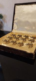 Messensteun (12) - Éléphants - Verguld brons, Antiek en Kunst