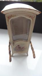 Decoratief ornament - Frankrijk - Tafelvitrine / bijouterie