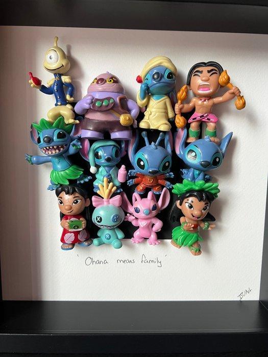 ISV Art - Framed Art - Lilo & Stitch - Ohana means family, Antiek en Kunst, Kunst | Schilderijen | Modern