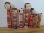 Lot van 7 traditionele vintage kokeshi - Japan - Tweede, Antiek en Kunst