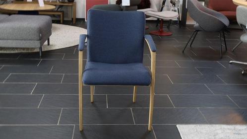 Eetkamerstoel Leolux Camarilla  blauw, Huis en Inrichting, Stoelen, Zo goed als nieuw, Stof, Ophalen of Verzenden