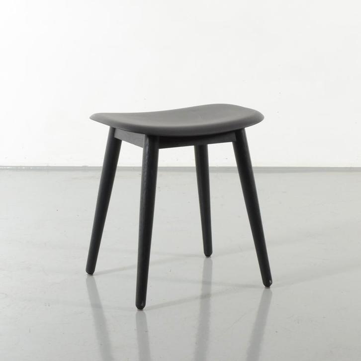 Muuto Fiber designkruk, zwart, Zakelijke goederen, Kantoor en Winkelinrichting | Kantoormeubilair en Inrichting, Ophalen of Verzenden
