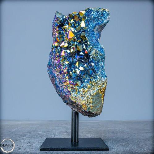 Zeer zeldzame Rainbow Aura Amethist - Kwarts op stand-, Verzamelen, Mineralen en Fossielen