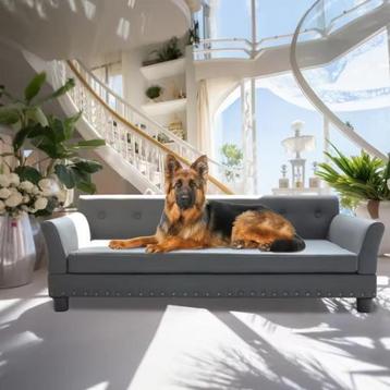 Luxe Hondenbank – Verhoogd Hondenbed Leer en Houten Poten beschikbaar voor biedingen