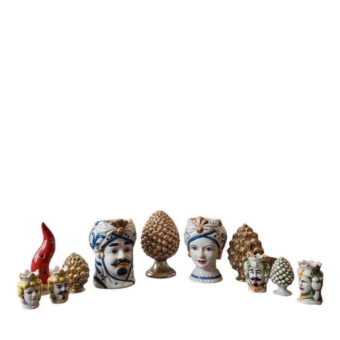 Decoratief ornament (11) - giardini di marzo - dennenappel -, Antiek en Kunst, Curiosa en Brocante