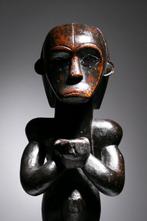 Grafbeeld Byeri - Giftand - Gabon