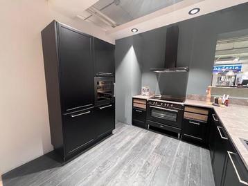 Nolte Showroom Keuken SALE–Torino Lack Zwart incl. Apparaten beschikbaar voor biedingen