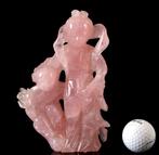Een Chinese gesneden roze kwarts sculptuur van de dame en, Antiek en Kunst