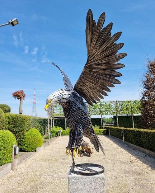 Beeldje - Flying Eagle - metal, Antiek en Kunst, Curiosa en Brocante