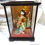 Geisha - Kabuki-pop in een vitrine - Japan - 20e eeuw, Antiek en Kunst