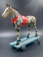 Individually Crafted - Speelgoed winkel Pull-Along Horse Toy