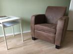 Leren fauteuil met houten poten - bruin leer, Huis en Inrichting, Fauteuils, Nieuw, Ophalen of Verzenden, Landelijk, 50 tot 75 cm