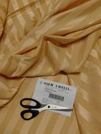 Tessuto rigato lucido-opaco color paglia – Mario Cavelli,