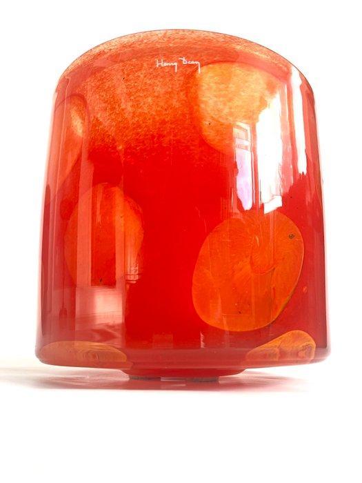 Henry Dean - Vaas - Roses in red water - Glas, Antiek en Kunst, Curiosa en Brocante