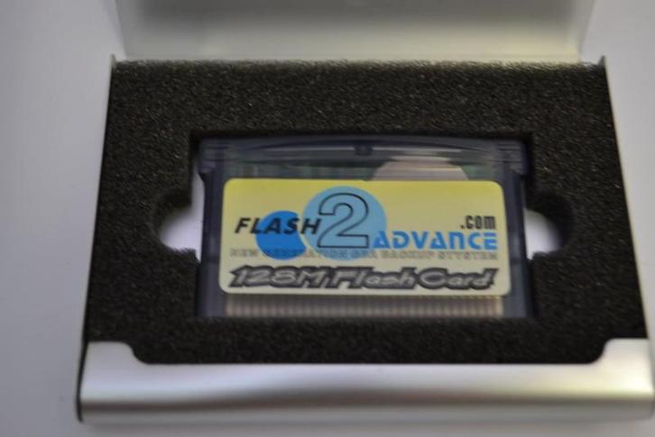 Flash 2 Advance - 128M, Spelcomputers en Games, Spelcomputers | Nintendo Portables | Accessoires, Zo goed als nieuw, Verzenden
