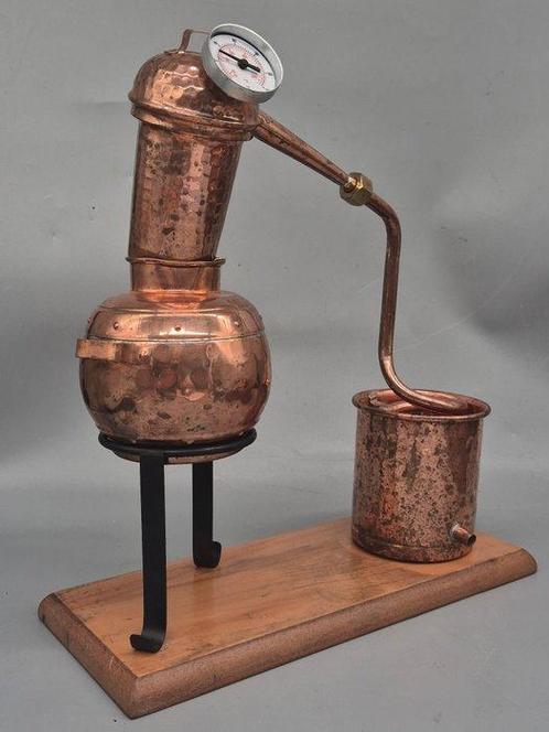 Harnas - koperdestillatieapparaat met thermometer op houten, Antiek en Kunst, Curiosa en Brocante