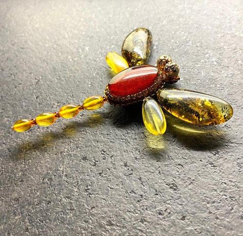 Natuurlijke Baltische barnsteen broche in de vorm van een, Verzamelen, Mineralen en Fossielen