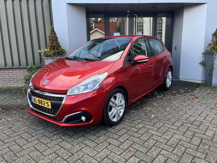 Peugeot 208 | Zakelijke Lease v.a. €154.92 pm, Auto's, Peugeot, Lease, Automaat, Hatchback, Benzine, Rood, Financial lease, Stof