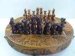 Echiquier et jeu déchecs Art tribal en bois avec animaux de