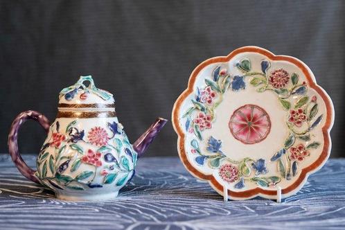 Theepot (2) - Porselein - Theepot met schotel, Antiek en Kunst, Antiek | Overige Antiek