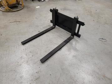 Palletvork Knikmops, Giant, Relly beschikbaar voor biedingen