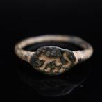 Oud-Grieks Bronzen zoomorfe - Gegraveerde leeuw Ring (Zonder