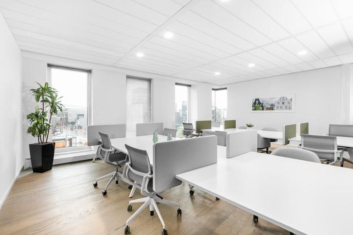 Coworkingruimte in Regus Arena Boulevard, Zakelijke goederen, Bedrijfs Onroerend goed