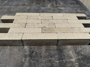 Veiling - 19,20 M2 Waalformaat Beton Blanco Ongetrommeld 20x beschikbaar voor biedingen