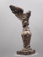 Figuur - Eagle on a column - Zinklegering, Antiek en Kunst