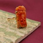 Gouden ring met het gezicht van Kuan Yin in bloedkoraal |..., Gebruikt, Overige kleuren, Ophalen of Verzenden, 17 tot 18