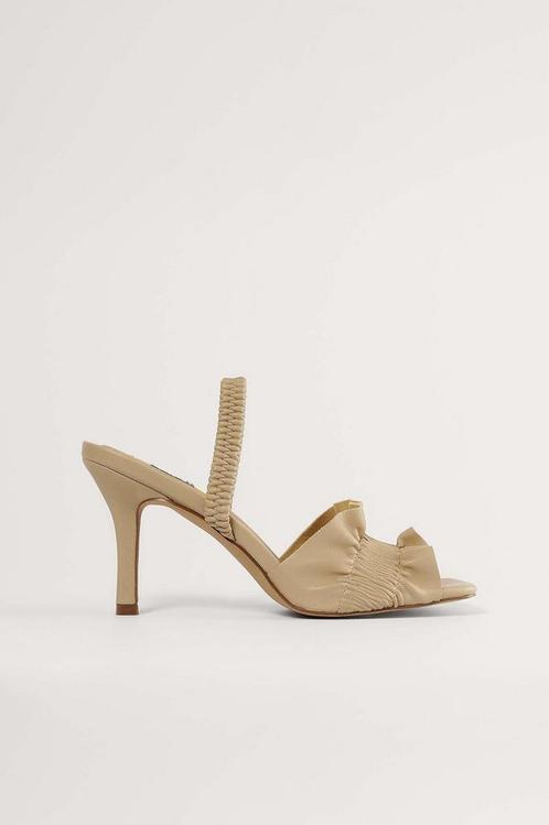 NA-KD - maat 41- Ruffled Vrouwen Sandalen - Beige, Kleding | Dames, Schoenen, Verzenden
