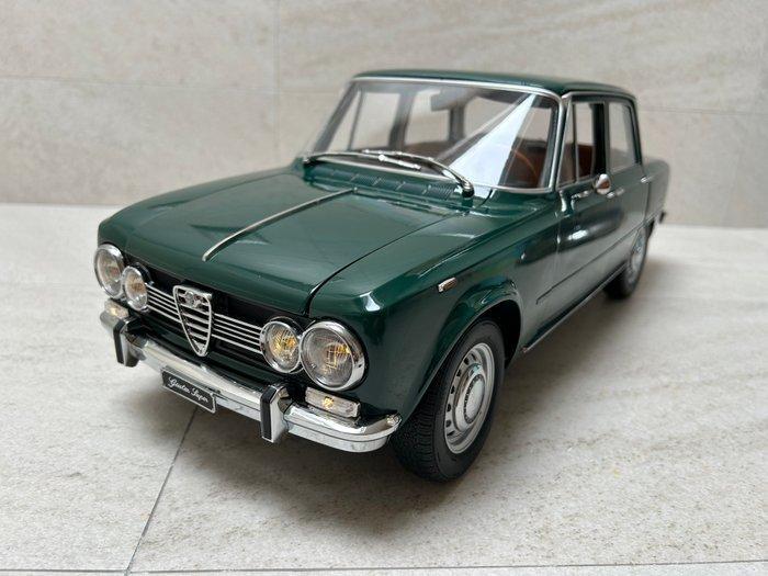 Hachette 1:8 - Modelauto - Alfa Romeo Giulia Super, Hobby en Vrije tijd, Modelauto's | 1:5 tot 1:12